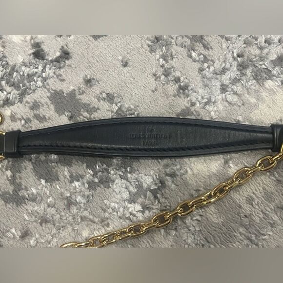 LOUIS VUITTON ST. PLACIDE - Picture 9 of 11